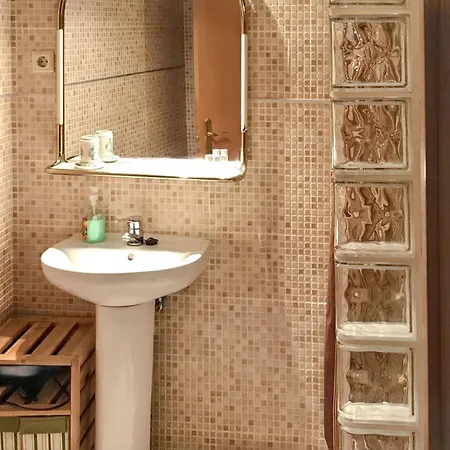 Apartment Modern In With Garden And Sports Facilities *